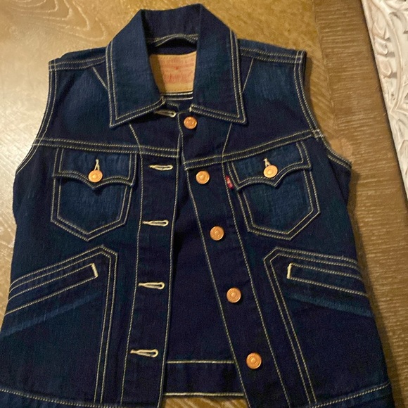 Levi’s denim vest - Picture 1 of 3